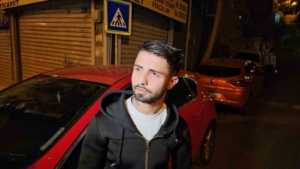 Kaza anı kamerada... Şişli’de kontrolden çıkan taksi takla atarak alt yola uçtu: 1 yaralı