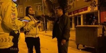 Polisin alkollü sürücüyle imtihanı kamerada
