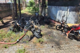 Öğrencilerin motosikletleri alev alev yandı