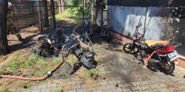 Öğrencilerin motosikletleri alev alev yandı