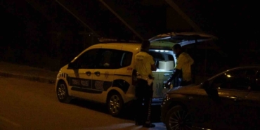 Polisin ’dur’ ihtarına uymayarak kaçan ve üniversite öğrencisinin ağır yaralanmasına sebep olan 5 şüpheli suç makinesi çıktı