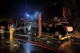 Bilecik’te 8 adet sıfır araç cayır cayır yandı