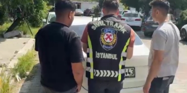 Beylikdüzü’nde araç camından sarkıp dans eden şahıslara ceza