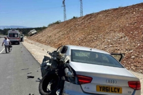 Bilecik’te kamyon park halindeki otomobile çarptı, 1 yaralı