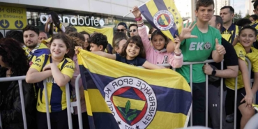 Fenerbahçe Euroleague şampiyonluğunu taraftarıyla kutladı