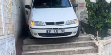 Eyüpsultan’da navigasyona aldanan sürücü merdivenlerde mahsur kaldı