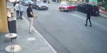 Vale teslim aldığı lüks araçla kaza yaptı