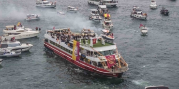 Galatasaray’da kutlamalar üstü açık otobüs turuyla başladı
