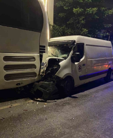 İzinsiz alınan araçla ortalığı savaş alanına çevirdiler: 3 yaralı