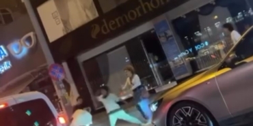 Gençler caddeyi boks ringine çevirdi, yumruklar havada uçuştu