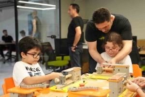 Kartal’da bilim ve teknoloji dolu bir gün: ‘Maker Faire Mini’ panayırı yoğun ilgi gördü