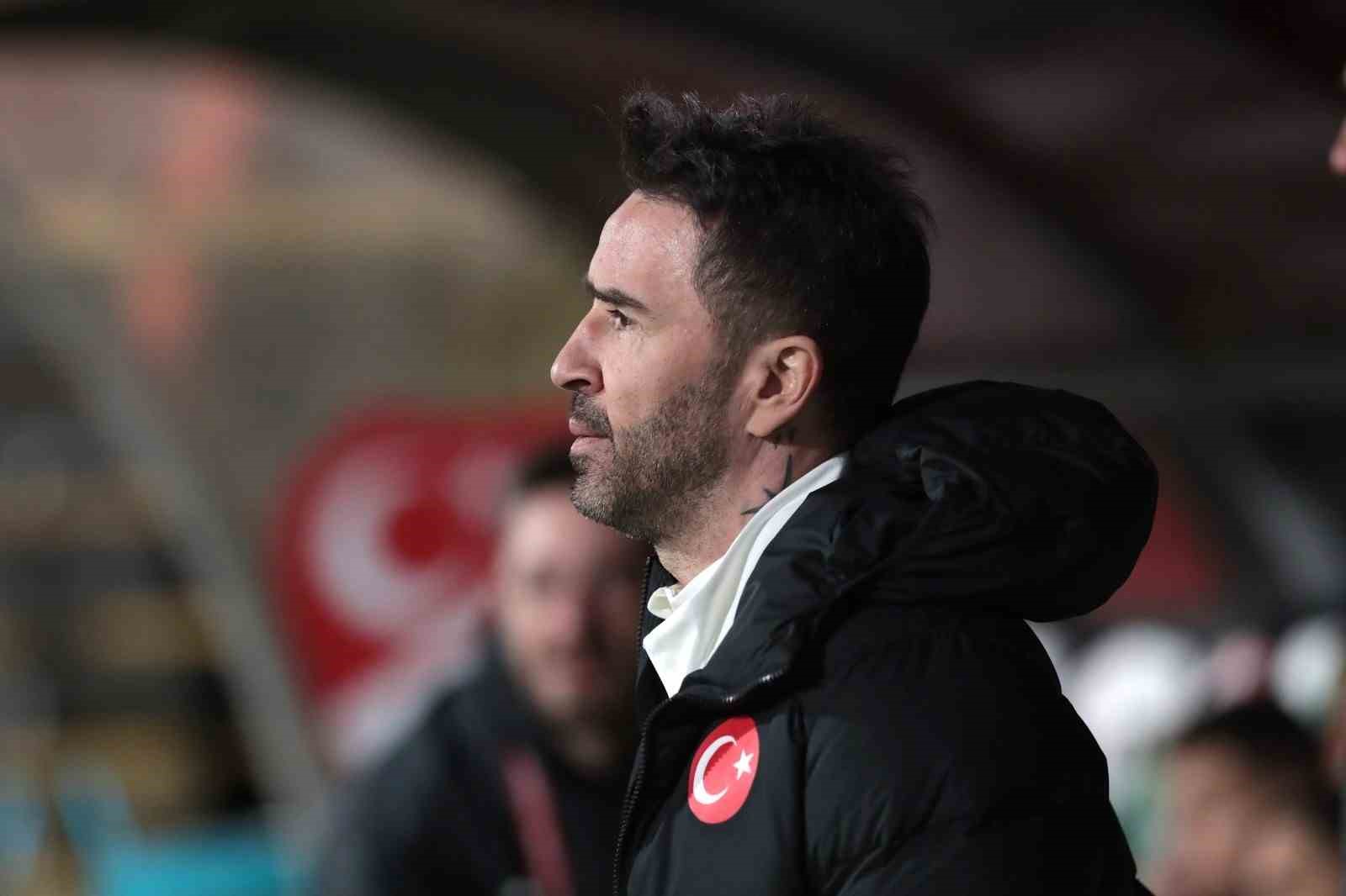 Gökhan Gönül, Ümit Milli Takım Teknik Direktörlüğü görevinden ayrıldı