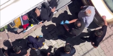 Küçükçekmece’de 19 yaşındaki genç sokak ortasında vuruldu