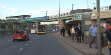 İstanbul’da özel halk otobüsü grevi duraklarda yoğunluğa neden oldu
