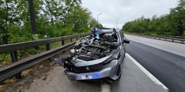 Anadolu Otoyolu’nda otomobil önündeki tıra çarptı: 1 hafif yaralı