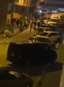 Esenyurt’ta komşular arasındaki köpek kavgasında ortalık savaş alanına döndü