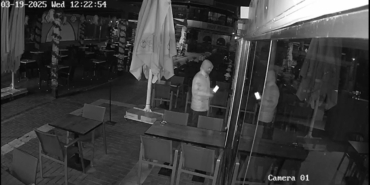 Çalıştığı iş yerini soyan hırsız kamerada: Çaldığı para kasasını mezarlığa gömdü