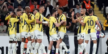 Trendyol Süper Lig: RAMS Başakşehir: 0 - Fenerbahçe: 1 (İlk yarı)