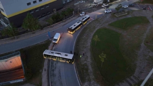 Avcılar’da freni patlayan İETT otobüsü bir başka otobüse çarptı, yol trafiğe kapandı