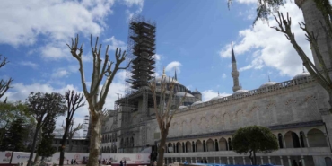 Sultanahmet Camii’nin ömrüne ömür katacak olan minare restorasyonu sürüyor