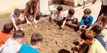 Minik öğrenciler temsili arkeolojik kazı çalışması yaptı