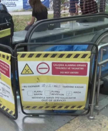 Ünalan Metro İstasyonu’nda yürüyen merdiven kırıldı