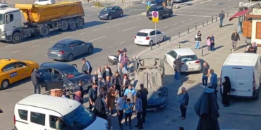 Pendik’te kırmızı ışık ihlali kaza getirdi: 5 yaralı