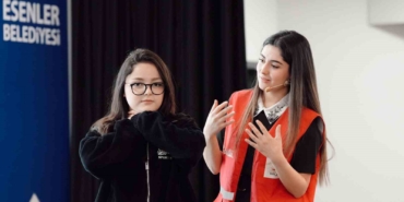 İstanbul’un 39 ilçesinde gençlere eş zamanlı ilk yardım eğitimi