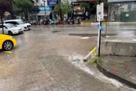 Bandırma’da sağanak yağış etkili oldu
