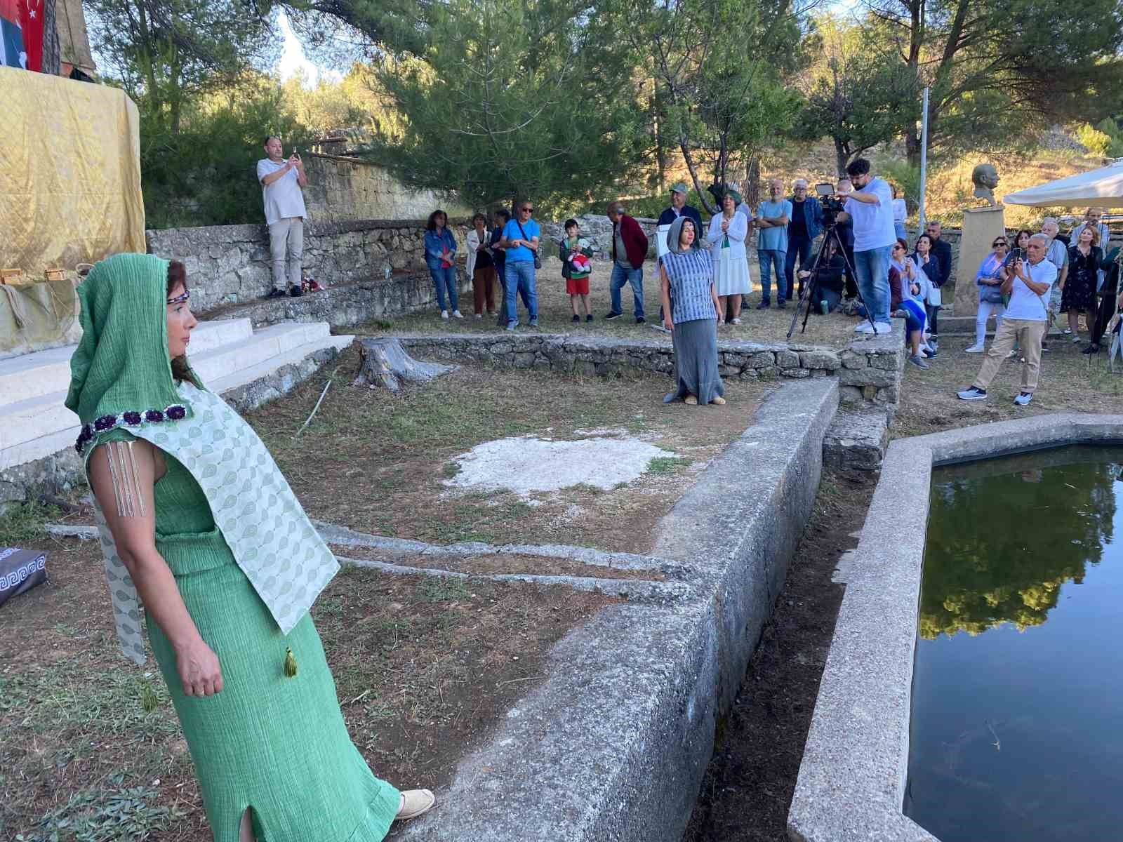 Kazdağları’nda "Yunan Mitolojik Tanrıları ve Truva Defilesi" düzenlendi