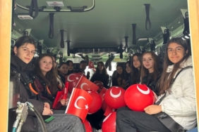Liseli öğrencilerden Söğüt Jandarma Ulaştırma Eğitim Merkezi Komutanlığına anlamlı ziyaret