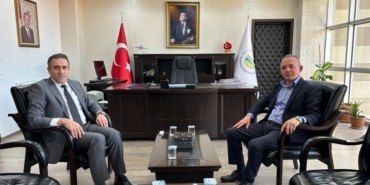 Burhaniye’de Mülkiye Başmüfettişi Öner, kaymakam İlyas Memiş’i ziyaret etti
