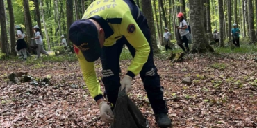 Çocuklar çevreyi temizledi