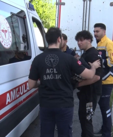 Avcılar’da alkollü genç trafiği birbirine kattı