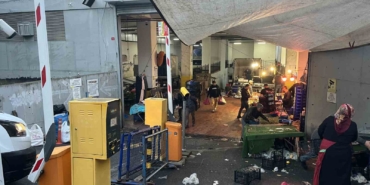 Kapalı pazar yeri havalandırmasına biber gazı sıkıp kaçtı