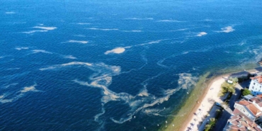 Kınalıada açıklarında müsilaj alarmı, deniz salyası havadan görüntülendi