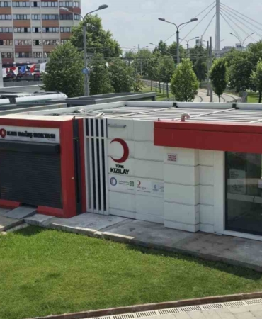 Kan verene eşofman ve tişört hediye