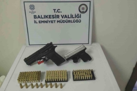 Bandırma’da ruhsatsız silah ve mühimmat ele geçirildi