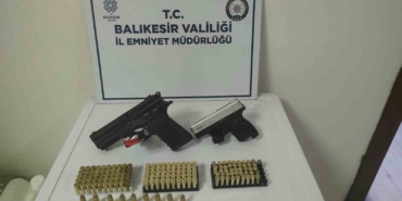 Bandırma’da ruhsatsız silah ve mühimmat ele geçirildi