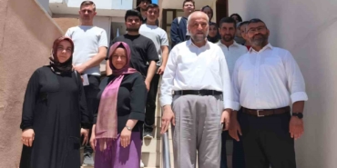 Bilgi yarışmasında başarılı olan öğrenciler ödüllendirildi