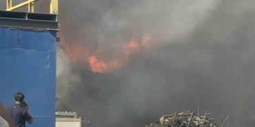 Gebze’de hurda sahasında yangın çıktı