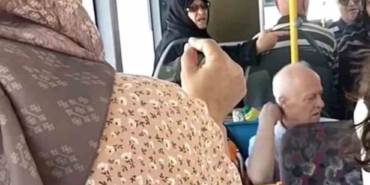 Otobüs şoföründen engelli vatandaşa tepki çeken davranış: "Babanın malı mı geri zekâlı?"