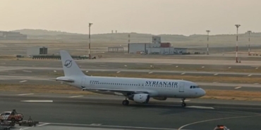 Yaşanan iç savaşın bitmesinin ardından uluslararası uçuşlara açılan Suriye’de, ülkenin bayrak taşıyıcısı Syrian Air (Suriye Hava Yolları) uçağı İstanbul Havalimanı’na geldi.