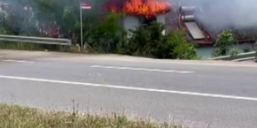 Sakarya’da bir ev alev topuna döndü