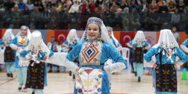 Ümraniye’de halk oyunları şöleni