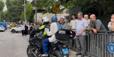 Okulları karıştırınca motosikletli polis okula böyle yetiştirdi