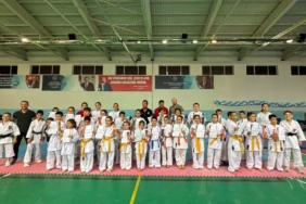 Manyaslı karateciler kuşak sınavında ter döktü