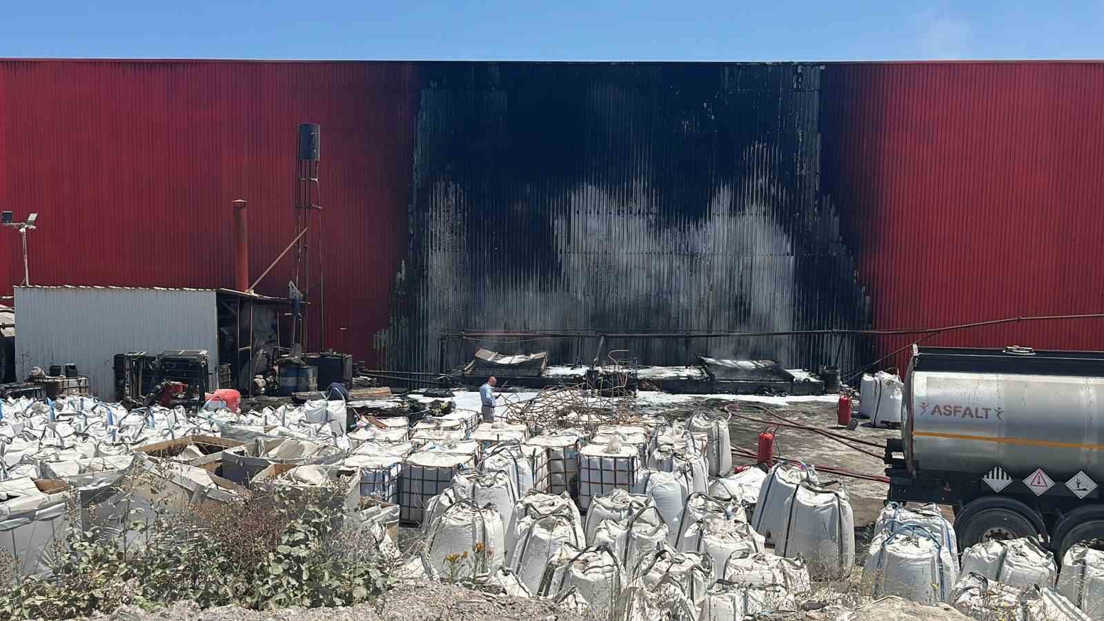 Asfalt fabrikasında yangın