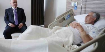 Cumhurbaşkanı Erdoğan’dan AK Parti Genel Başkan Yardımcısı Yalçın’a "geçmiş olsun" ziyareti