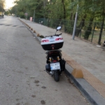 Keşan’da sokak köpeklerinden kaçmaya çalışırken devrilen motosikletin sürücüsü yaralandı